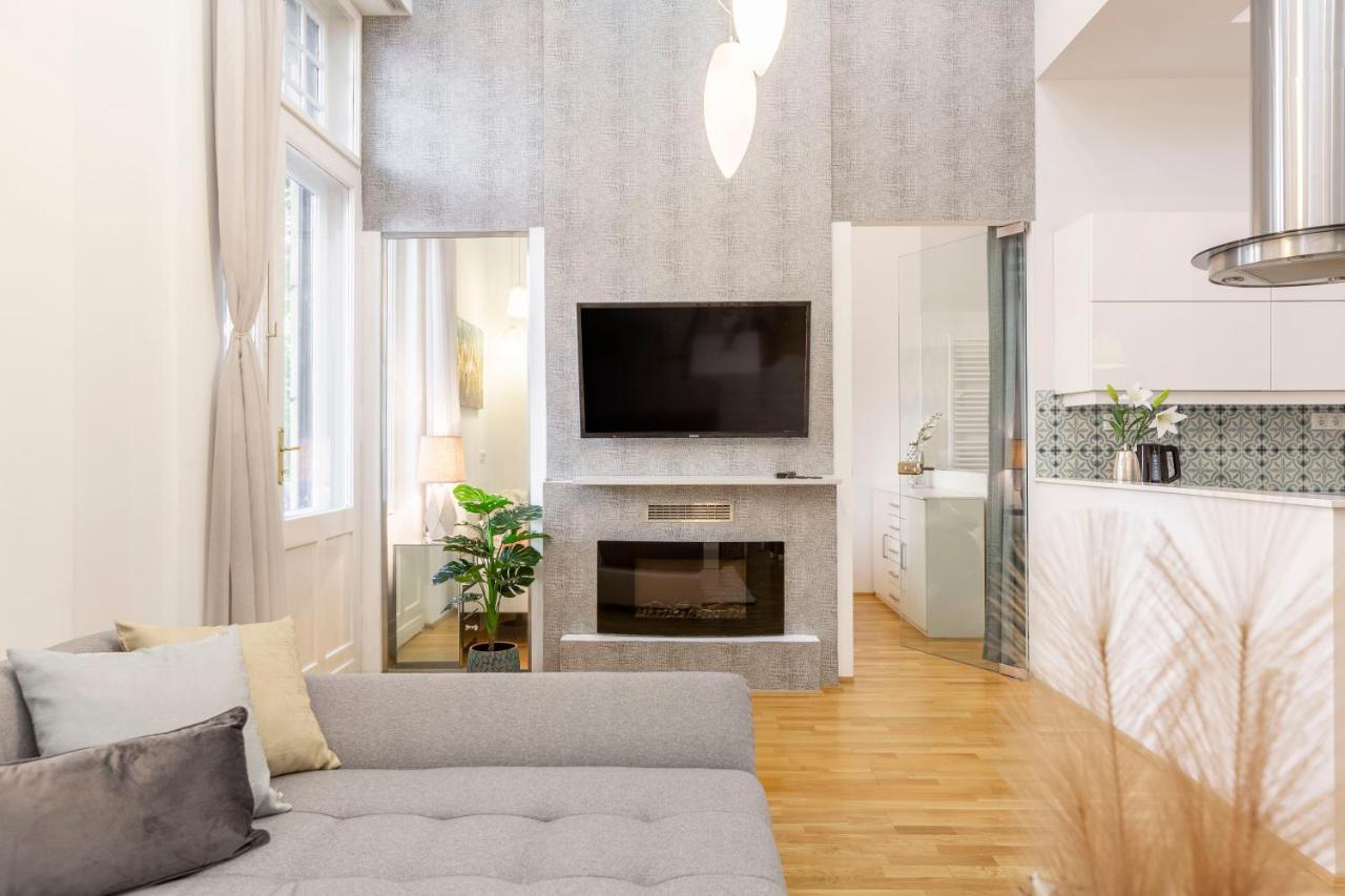 Luxurious & Spacious Downtown Residence In Liszt Ferenc Square Budapeşte Dış mekan fotoğraf