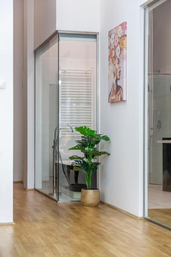 Luxurious & Spacious Downtown Residence In Liszt Ferenc Square Budapeşte Dış mekan fotoğraf